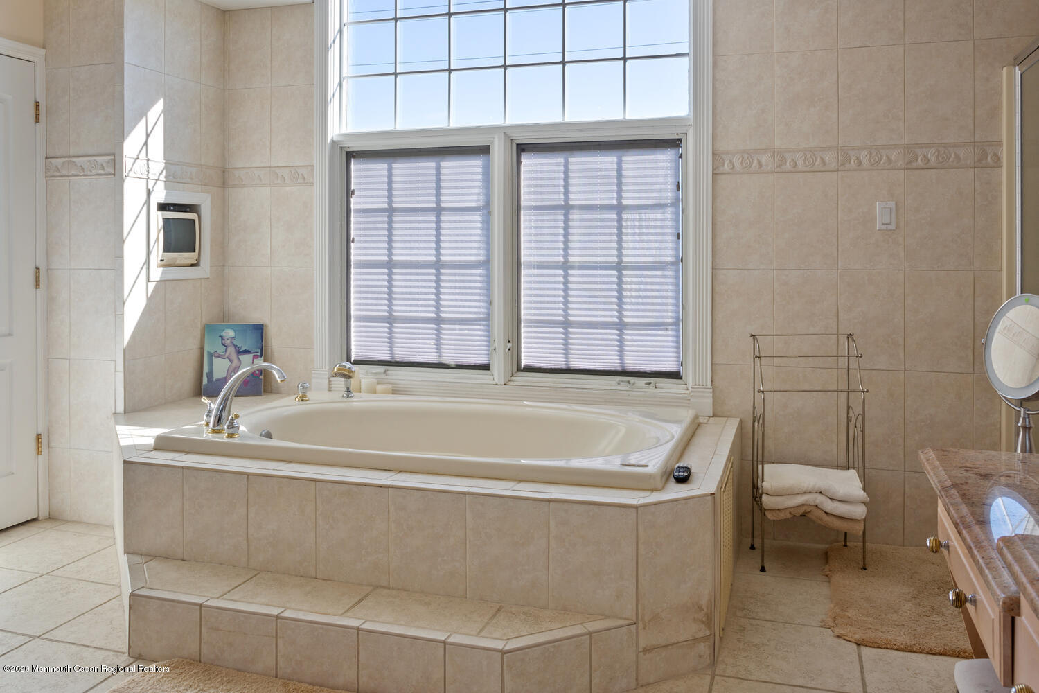 369 Highway 35 Mantoloking, NJ 08738 - Photo 19 of 36 Master BA