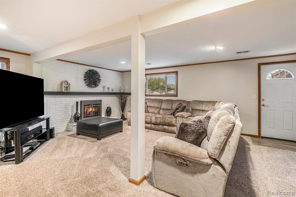 2438 Grove Park Road Fenton, MI 48430 - Photo 22 of 46