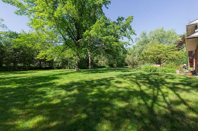 401 Voltz Road Northbrook, IL 60062 - Photo 10 of 13 a view of outdoor space with trees all around