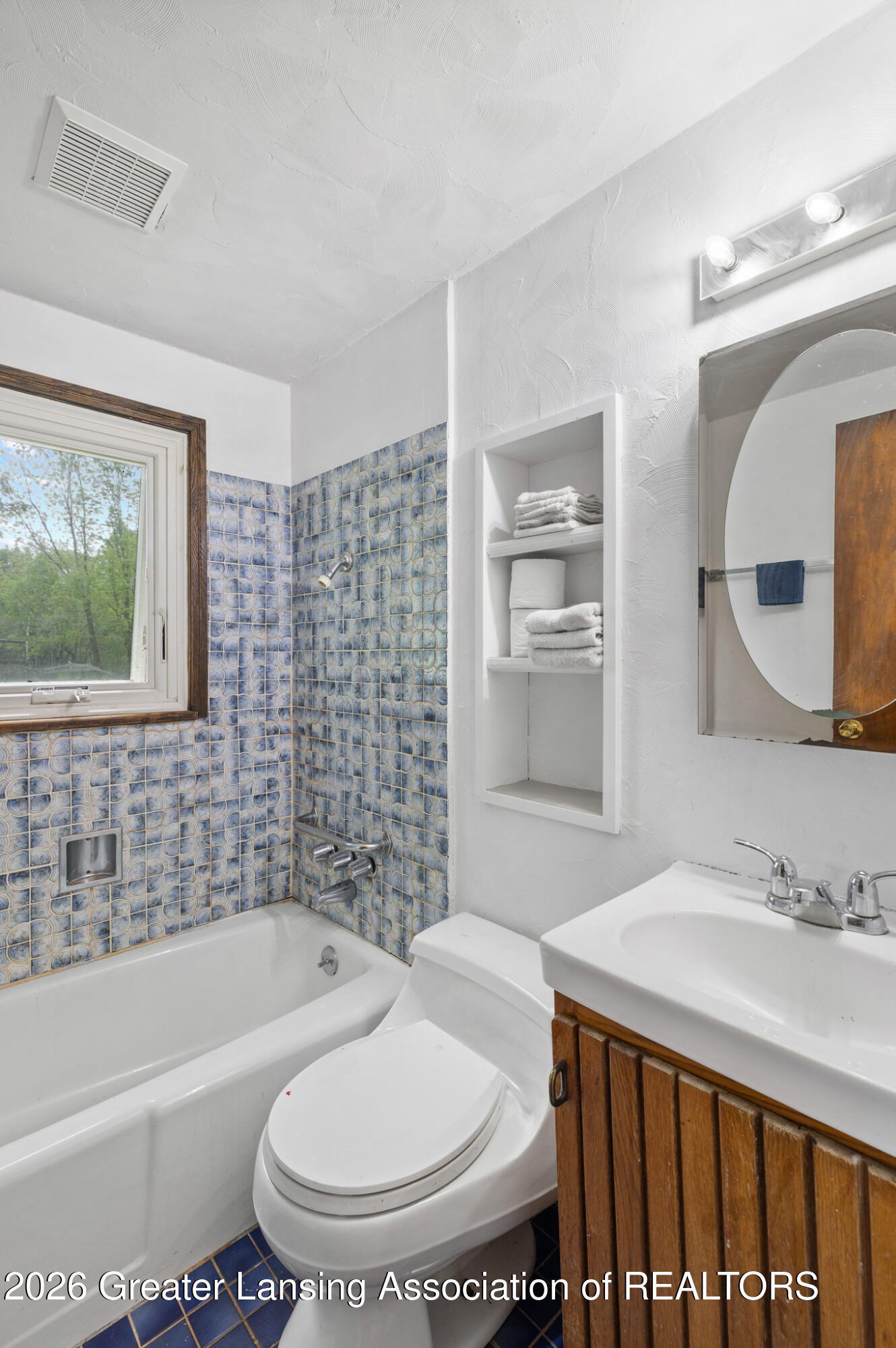 2169 Haslett Road East Lansing, MI 48823 - Photo 18 of 29 1-14