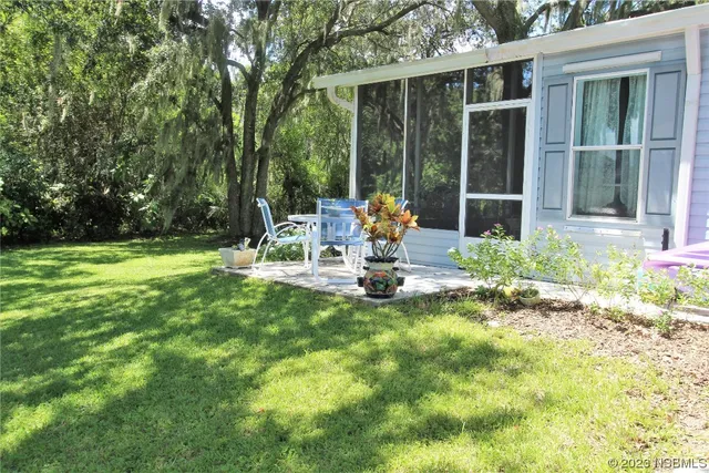 a view of a dining room and livingroom view