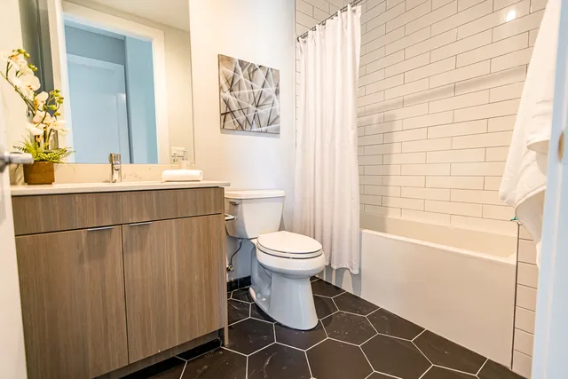 $3,095 | 4747 North Ashland Avenue, Unit 406, Chicago, IL 60640