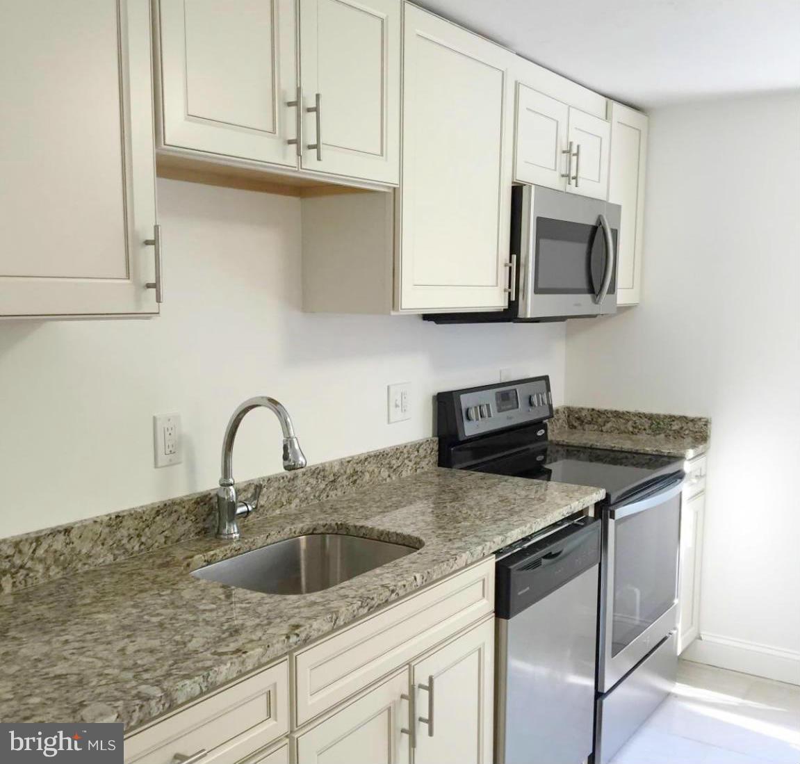 3409 Wayneswood Road Fort Washington, MD 20744 - Photo 4 of 17 Kitchen