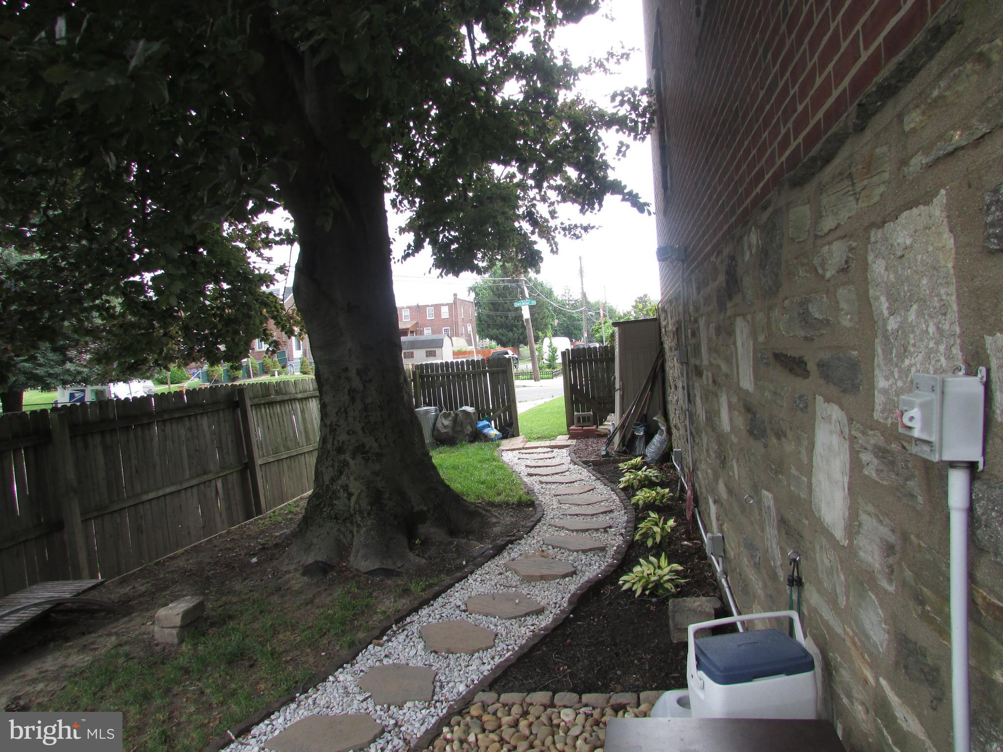 3353 Decatur Street Philadelphia, PA 19136 - Photo 3 of 21 Side Yard