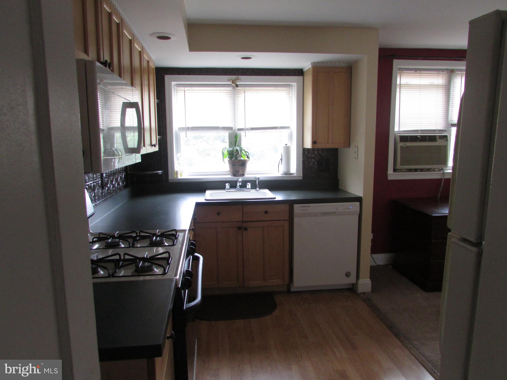 3353 Decatur Street Philadelphia, PA 19136 - Photo 8 of 21 Corner Kitchen
