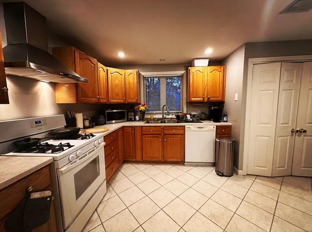 $2,900 | 203 Boston Post Road, Unit B, Wayland, MA 01778