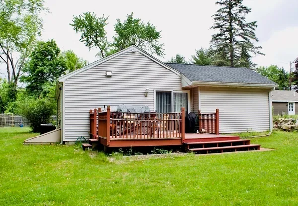 $2,900 | 203 Boston Post Road, Unit B, Wayland, MA 01778