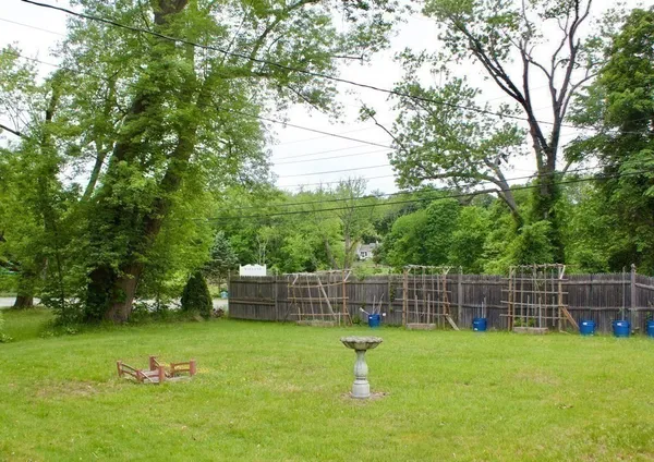 $2,900 | 203 Boston Post Road, Unit B, Wayland, MA 01778