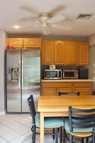 $2,900 | 203 Boston Post Road, Unit B, Wayland, MA 01778