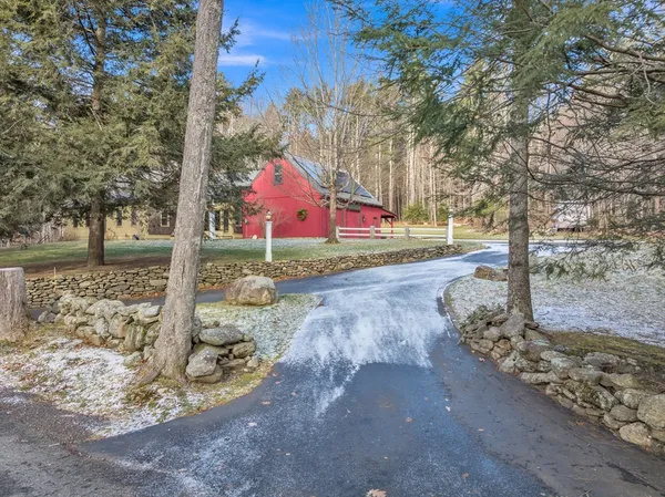 $4,950 | 73 Champeaux Road, Brimfield, MA 01010