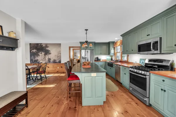 $4,950 | 73 Champeaux Road, Brimfield, MA 01010
