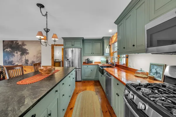 $4,950 | 73 Champeaux Road, Brimfield, MA 01010