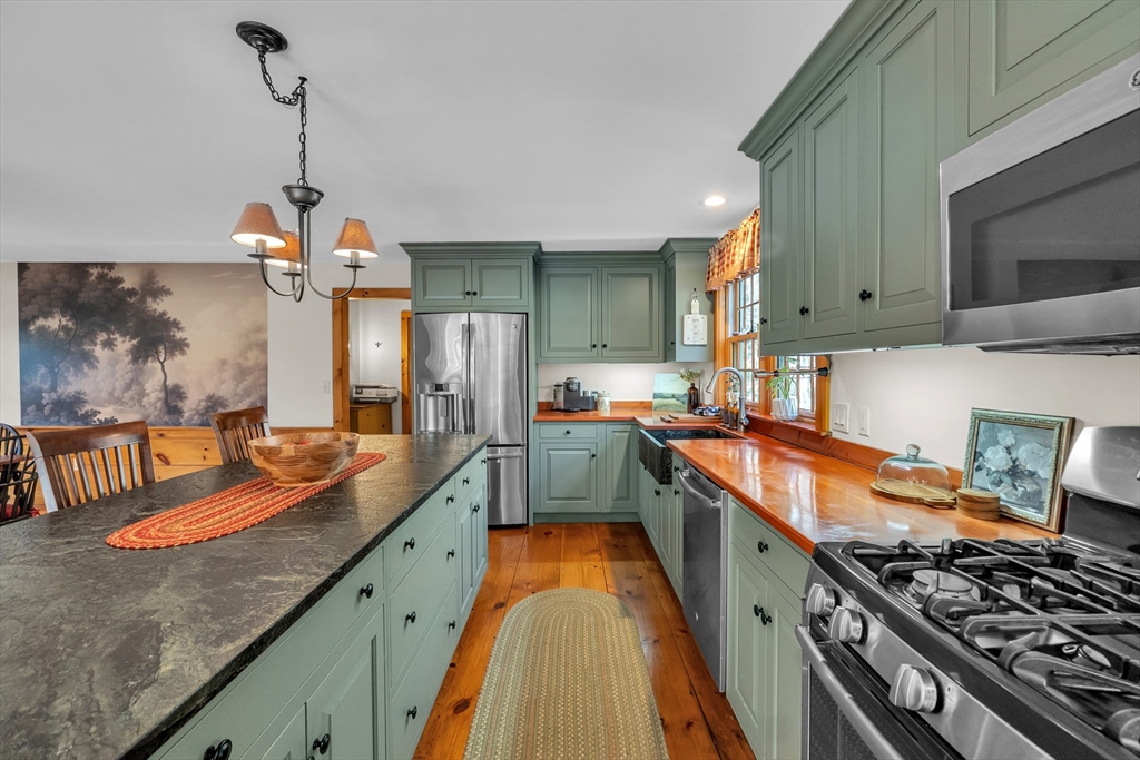73 Champeaux Road Brimfield, MA 01010 - Photo 10 of 39