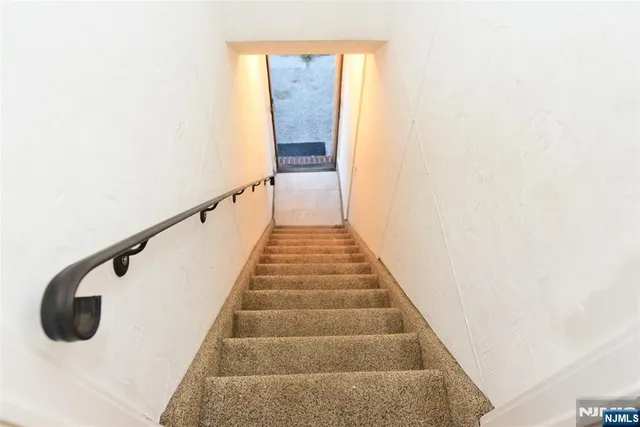 $3,500 | 105 Parkway, Rochelle Park, NJ 07662