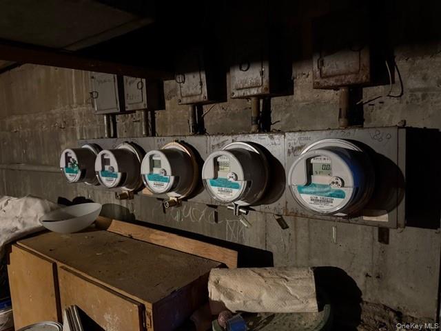2832 Harding Avenue Bronx, NY 10465 - Photo 15 of 23 a utility room with dryer and washer