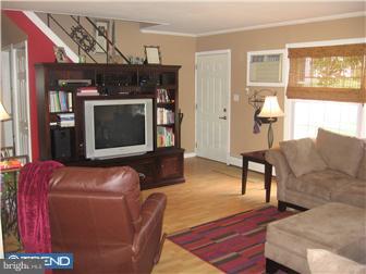 29 Trellis Road Levittown, PA 19056 - Photo 3 of 7 Family Room