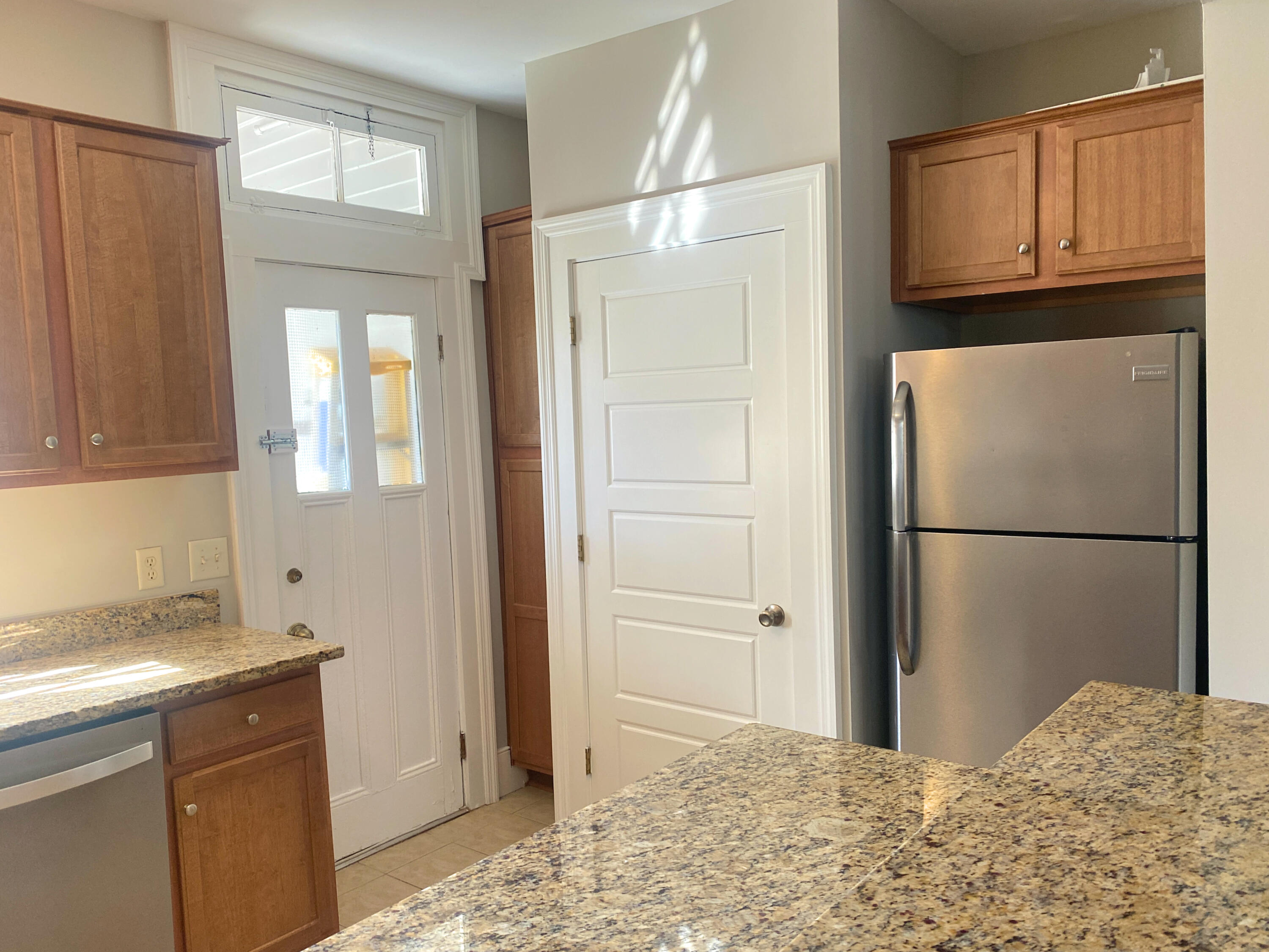 9 Gadsden Street Charleston, SC 29401 - Photo 12 of 60 9 Gadsden St (73)