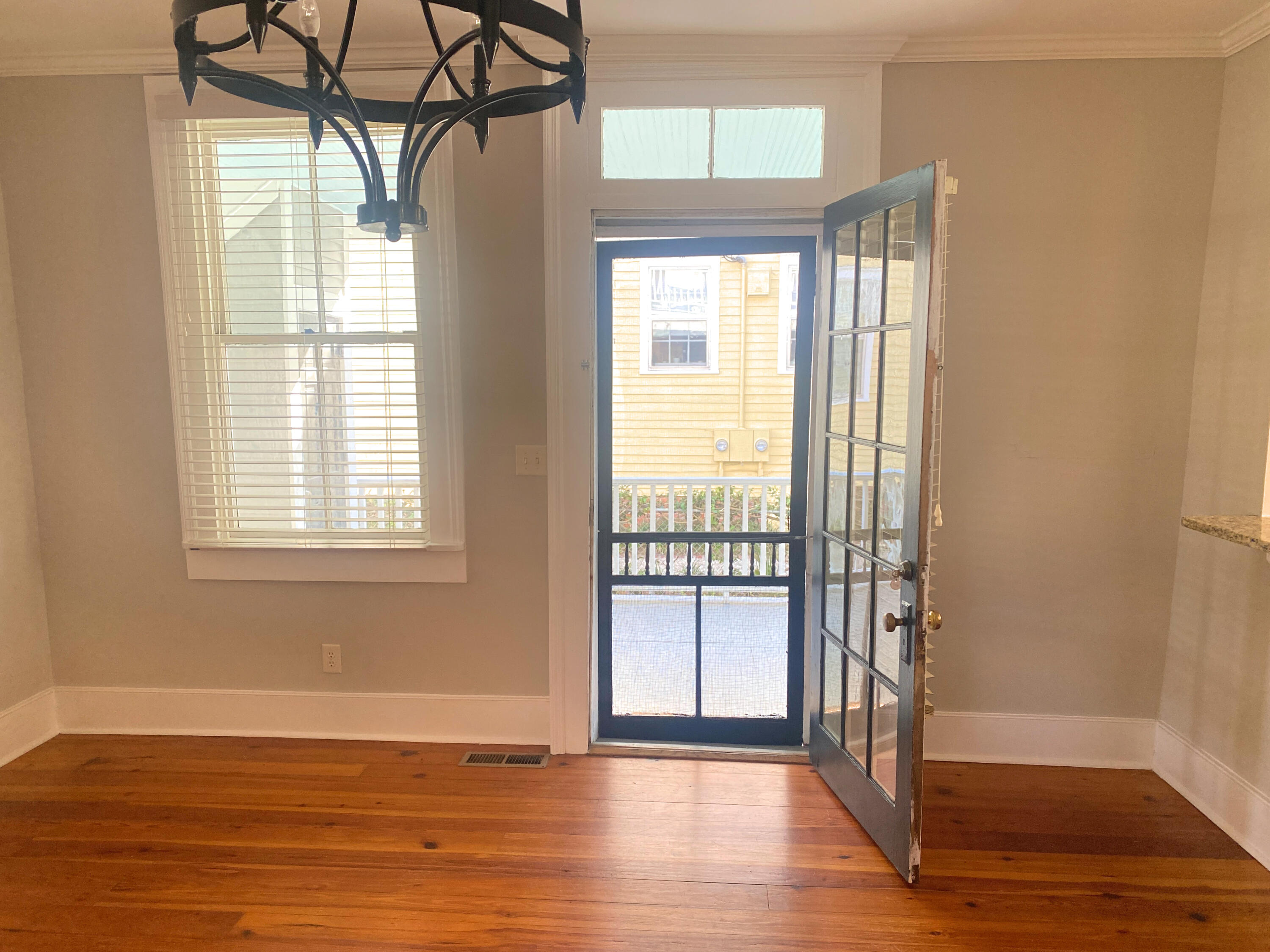 9 Gadsden Street Charleston, SC 29401 - Photo 3 of 60 9 Gadsden St (60)