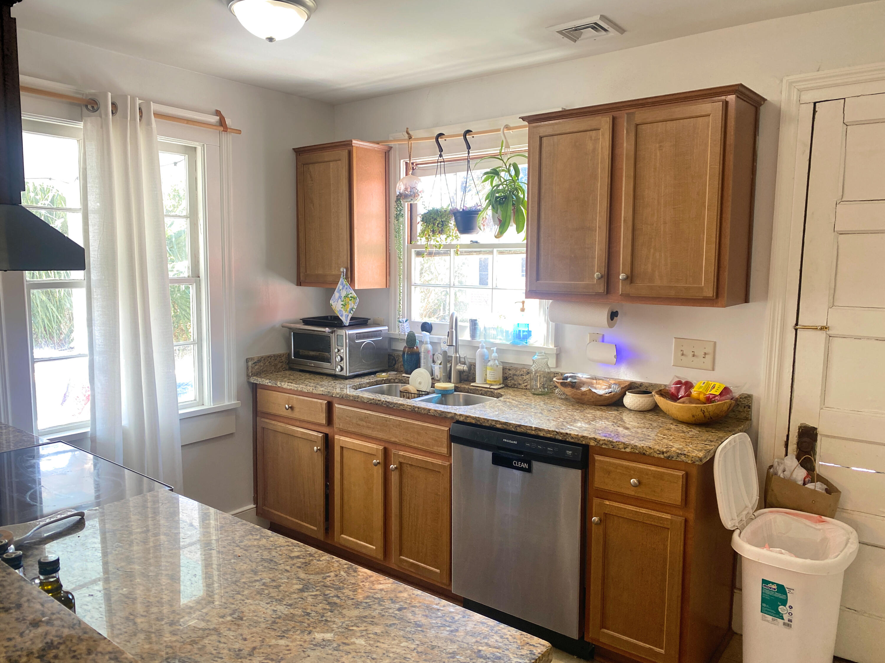 9 Gadsden Street Charleston, SC 29401 - Photo 32 of 60 9 Gadsden St (25)