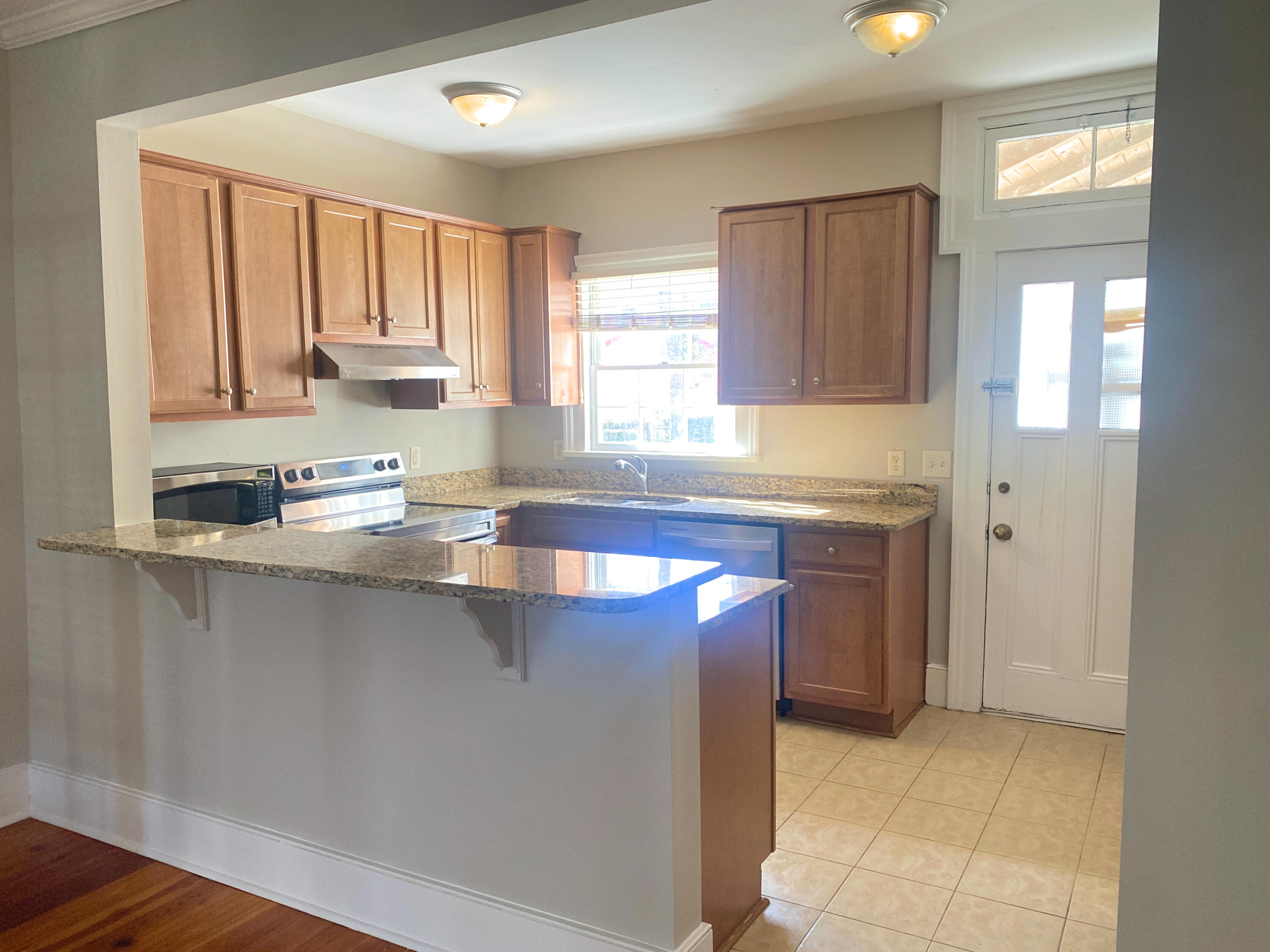 9 Gadsden Street Charleston, SC 29401 - Photo 10 of 60 9 Gadsden St (71)