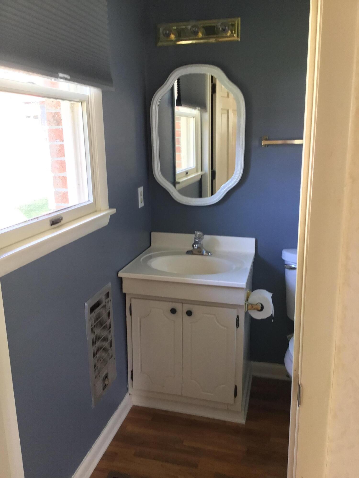 10541 Darkroom Road Wise, VA 24293 - Photo 41 of 70 MASTER BATH