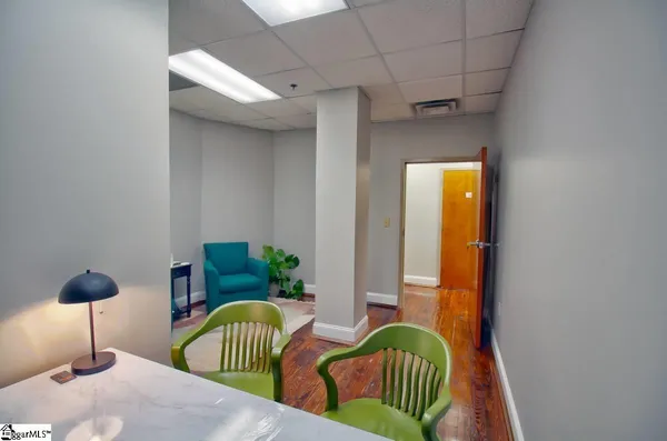 $550 | 200 North Main Street, Greenville, SC 29601