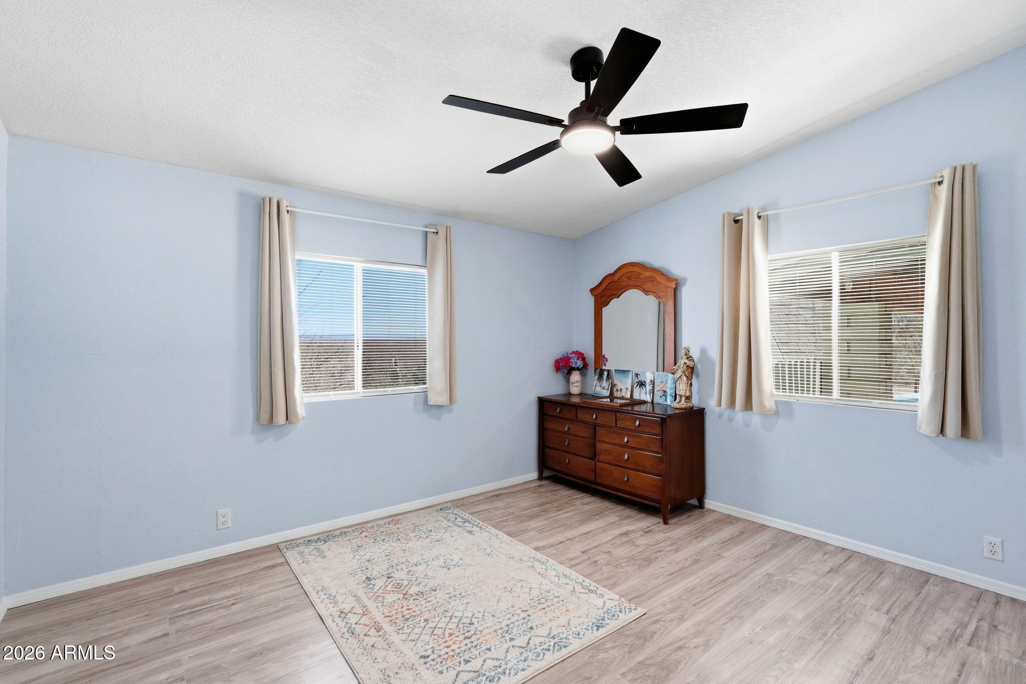 816 North Ridgeview Place Huachuca City, AZ 85616 - Photo 30 of 46 a living room with furniture