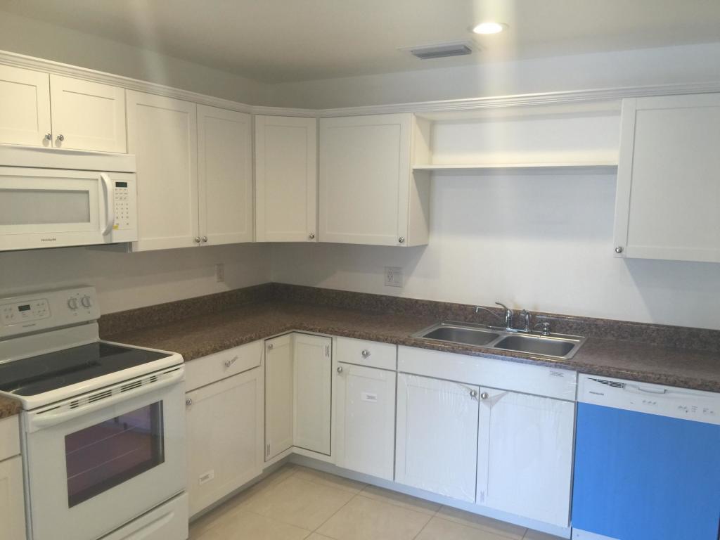19575 Carolina Circle Boca Raton, FL 33434 - Photo 3 of 5 Kitchen