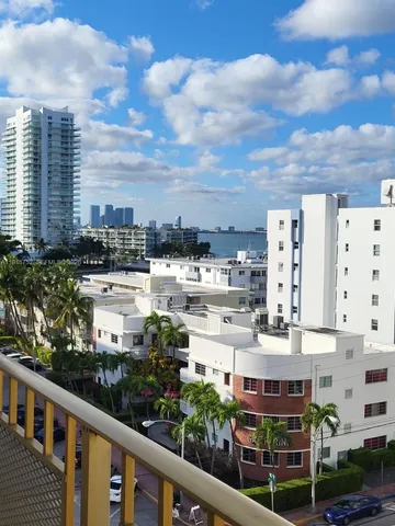 $2,100 | 1340 Lincoln Road, Unit 804, Miami Beach, FL 33139