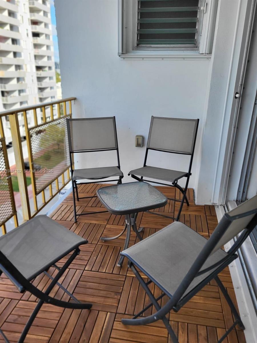 1340 Lincoln Road, Unit 804 Miami Beach, FL 33139 - Photo 3 of 16