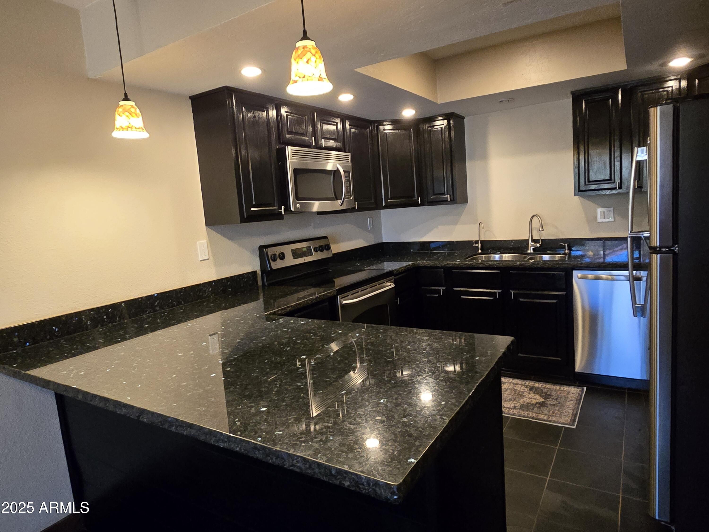 8422 North Central Avenue, Unit B Phoenix, AZ 85020 - Photo 11 of 64 20250814_102920