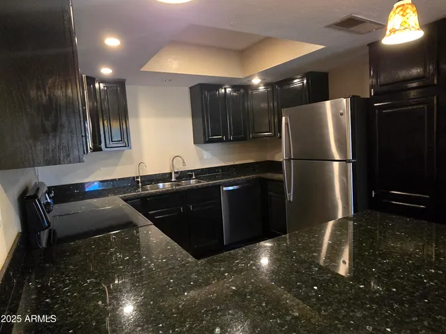 $2,990 | 8422 North Central Avenue, Unit B, Phoenix, AZ 85020