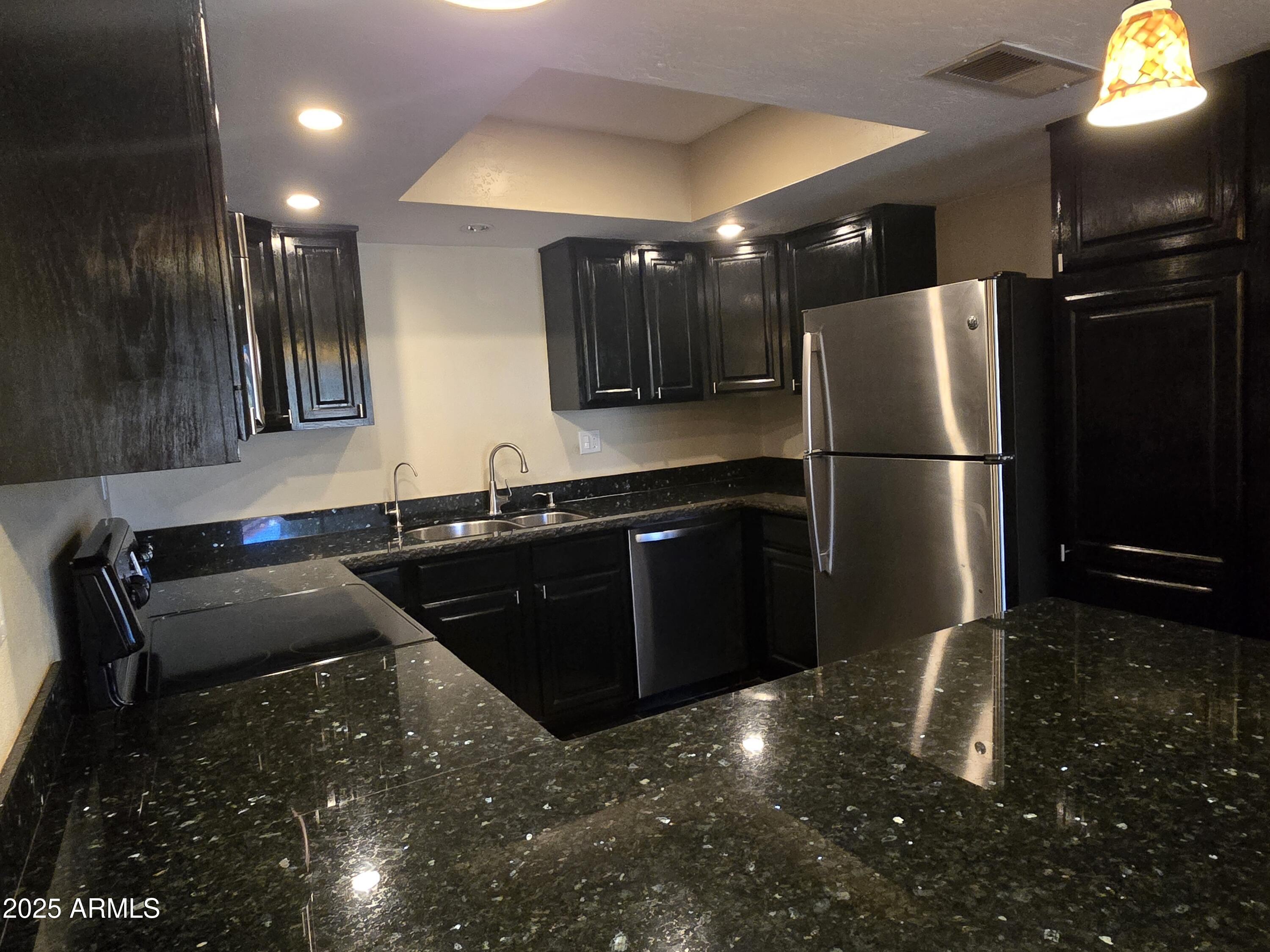 8422 North Central Avenue, Unit B Phoenix, AZ 85020 - Photo 12 of 64 20250814_102933