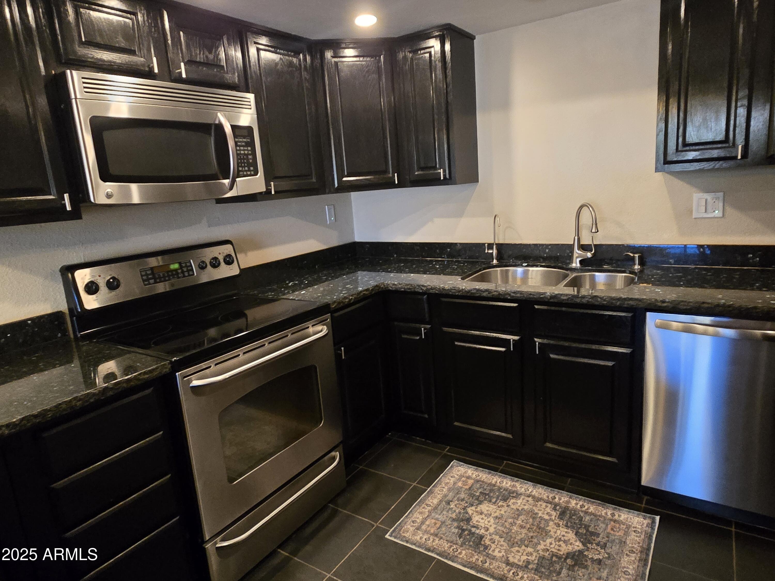 8422 North Central Avenue, Unit B Phoenix, AZ 85020 - Photo 13 of 64 20250814_102945