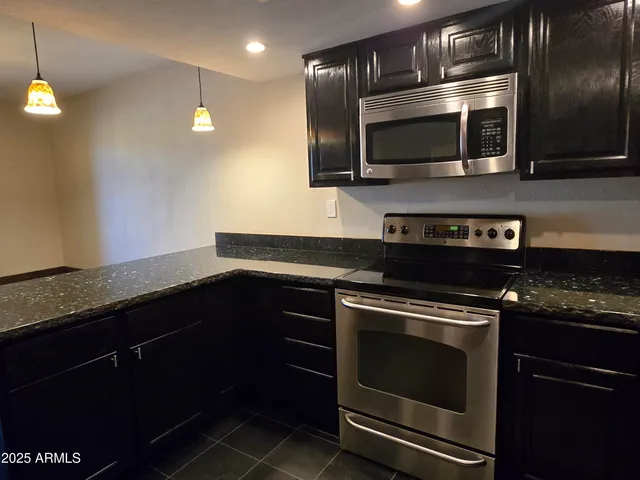 $2,990 | 8422 North Central Avenue, Unit B, Phoenix, AZ 85020