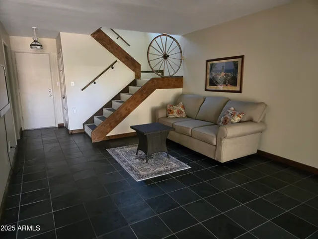 $2,990 | 8422 North Central Avenue, Unit B, Phoenix, AZ 85020