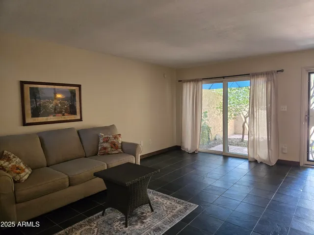 $2,990 | 8422 North Central Avenue, Unit B, Phoenix, AZ 85020