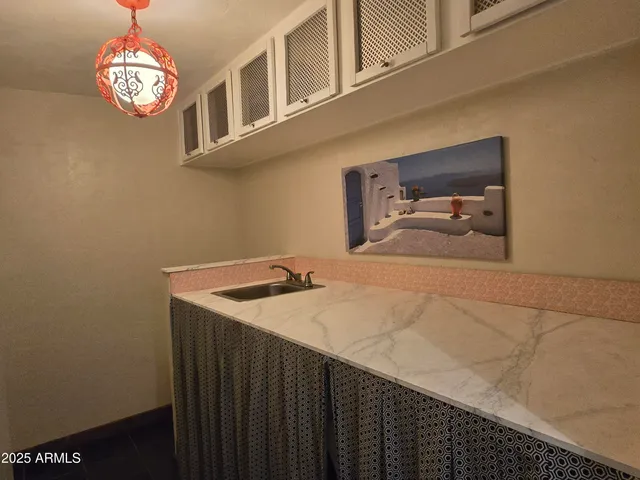 $2,990 | 8422 North Central Avenue, Unit B, Phoenix, AZ 85020