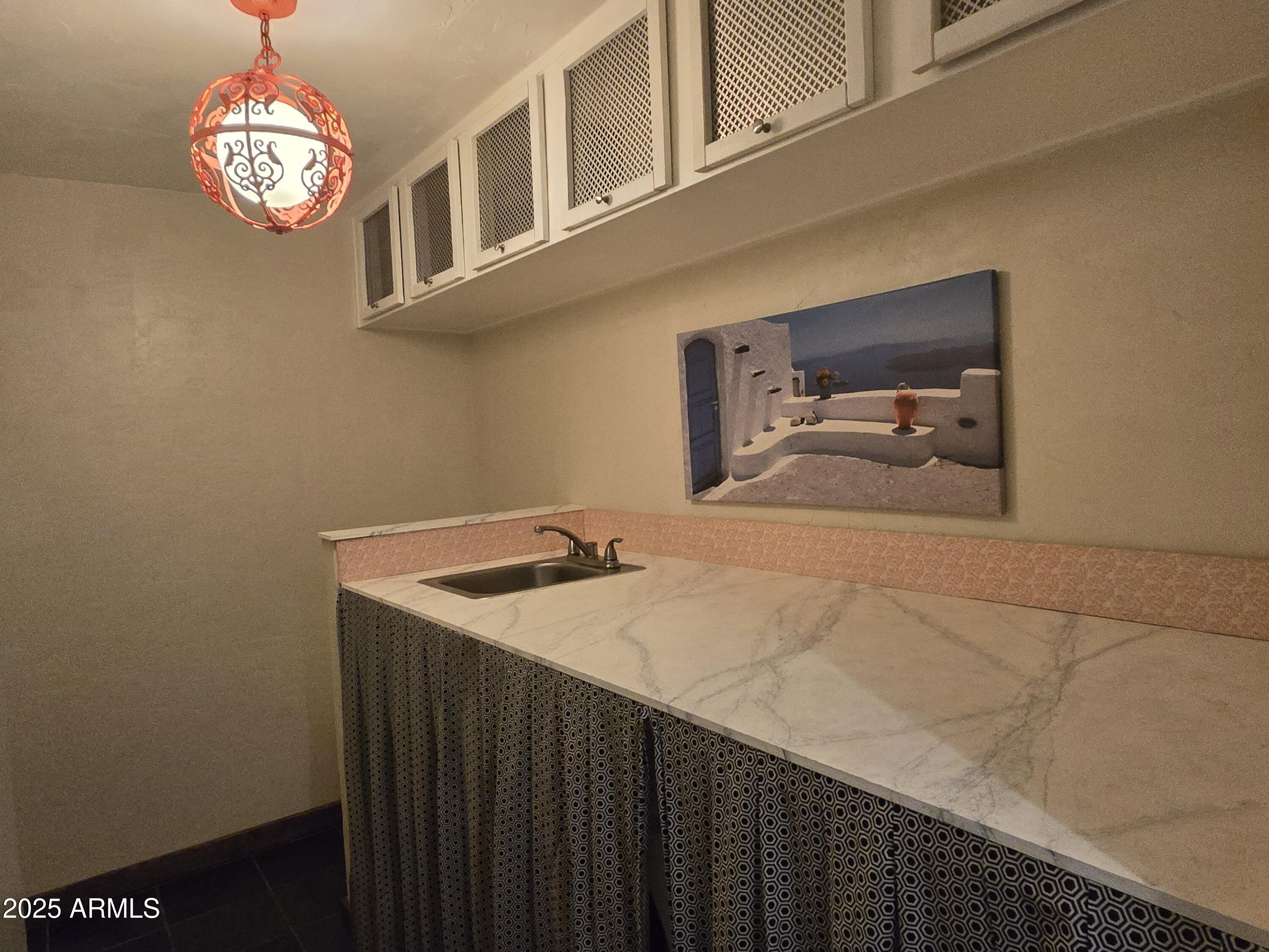 8422 North Central Avenue, Unit B Phoenix, AZ 85020 - Photo 23 of 64 20250814_103125