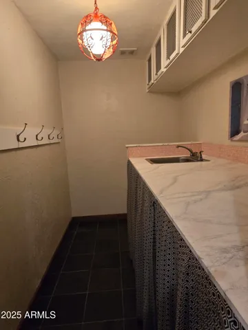 $2,990 | 8422 North Central Avenue, Unit B, Phoenix, AZ 85020