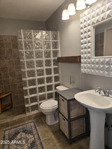 $2,990 | 8422 North Central Avenue, Unit B, Phoenix, AZ 85020