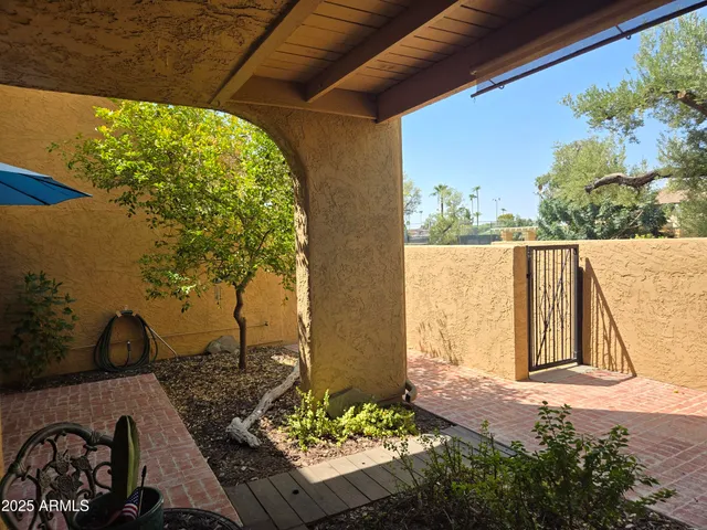 $2,990 | 8422 North Central Avenue, Unit B, Phoenix, AZ 85020