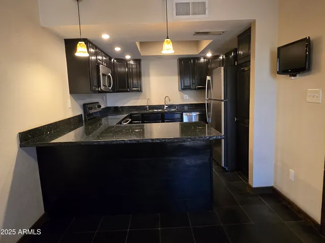 $2,990 | 8422 North Central Avenue, Unit B, Phoenix, AZ 85020