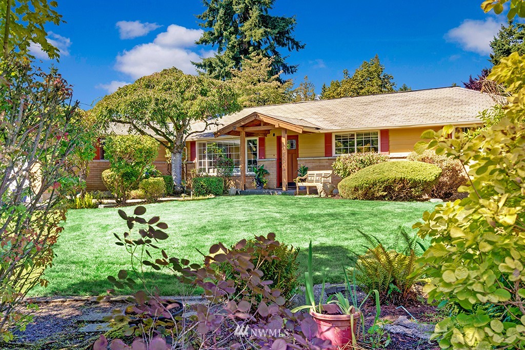 8511 Maple Lane Edmonds, WA 98026 - Photo 3 of 30 Gallery Image 3