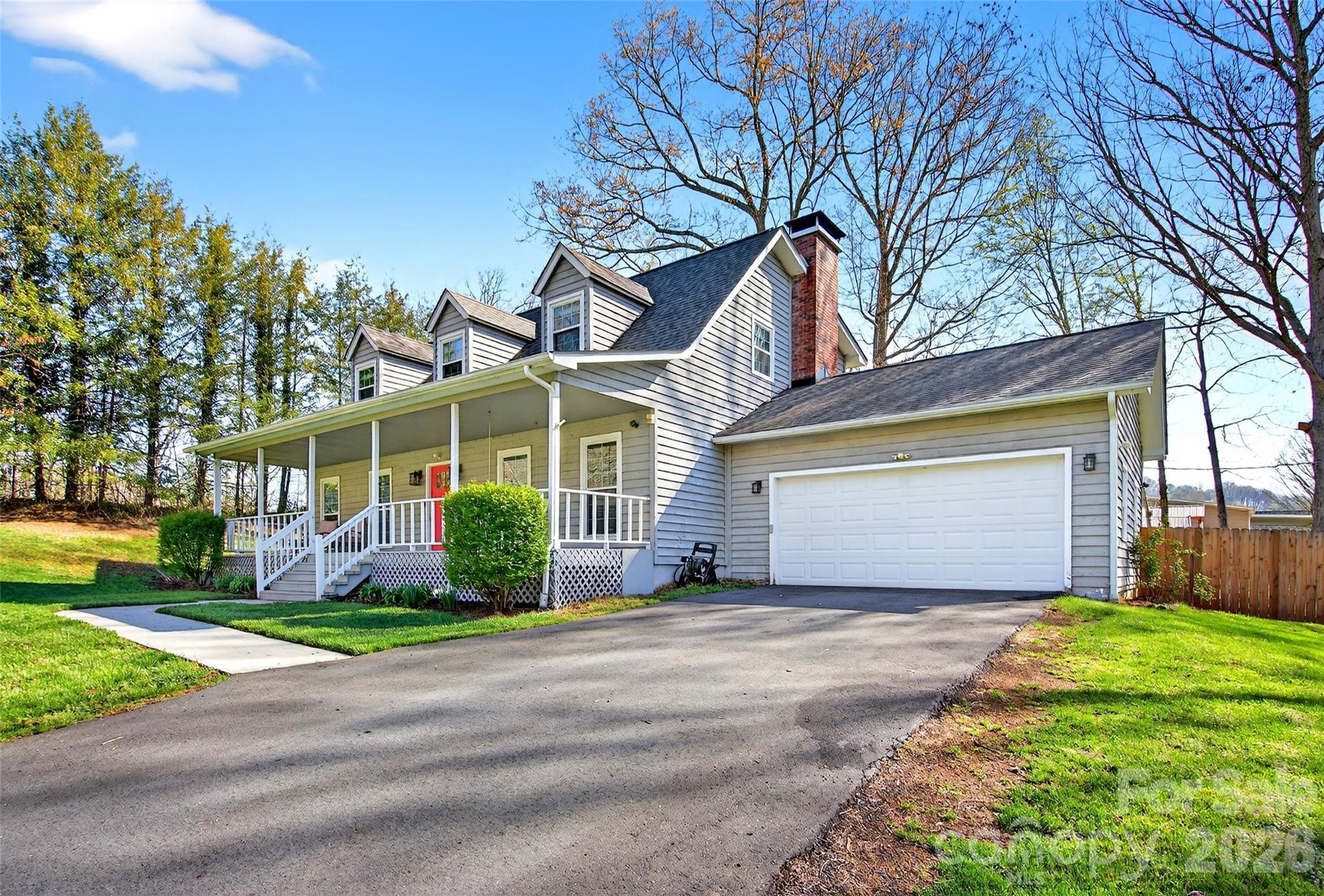 102 Charles Ridge Road Asheville, NC 28805 - Photo 2 of 37