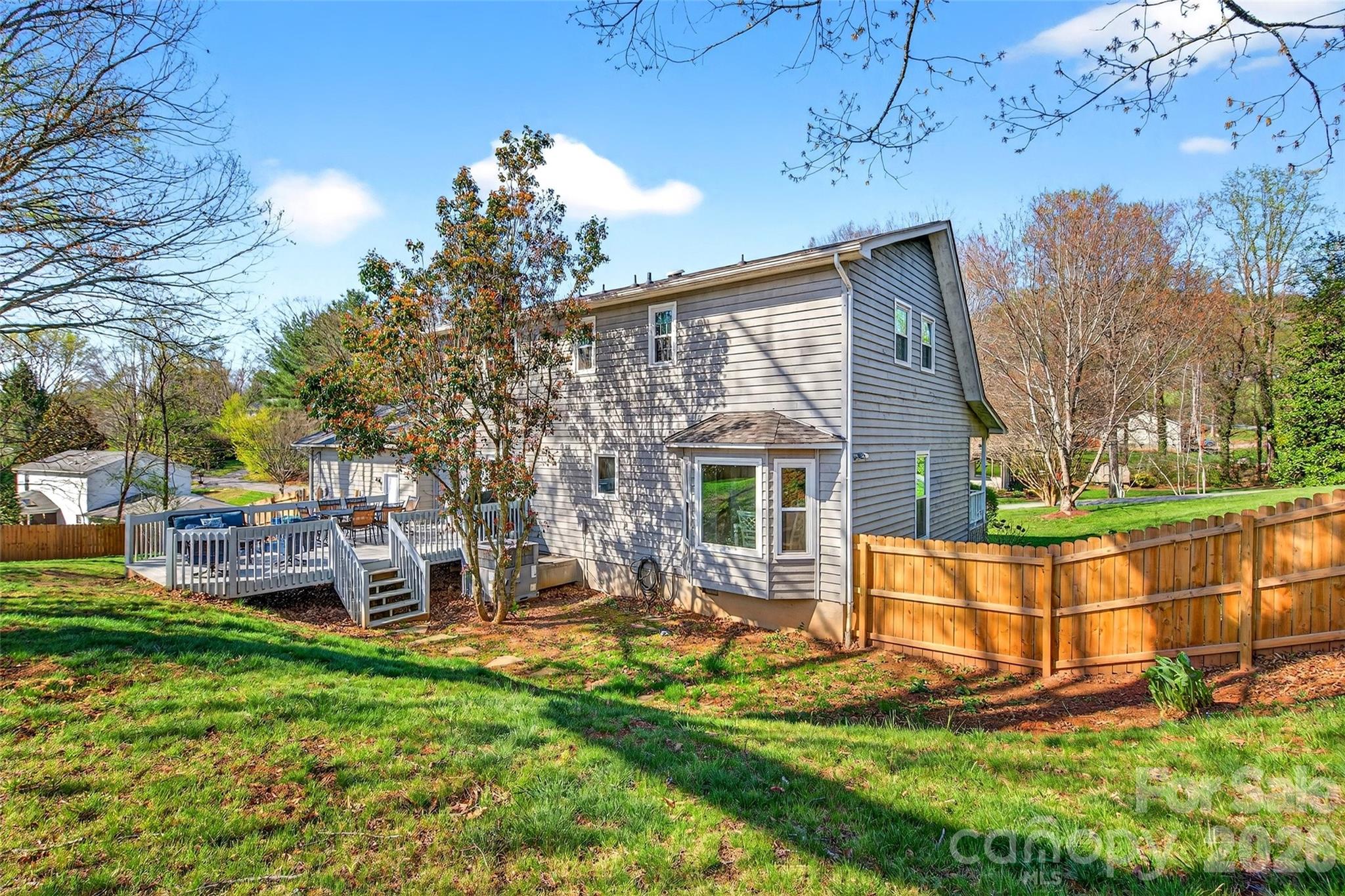 102 Charles Ridge Road Asheville, NC 28805 - Photo 4 of 37