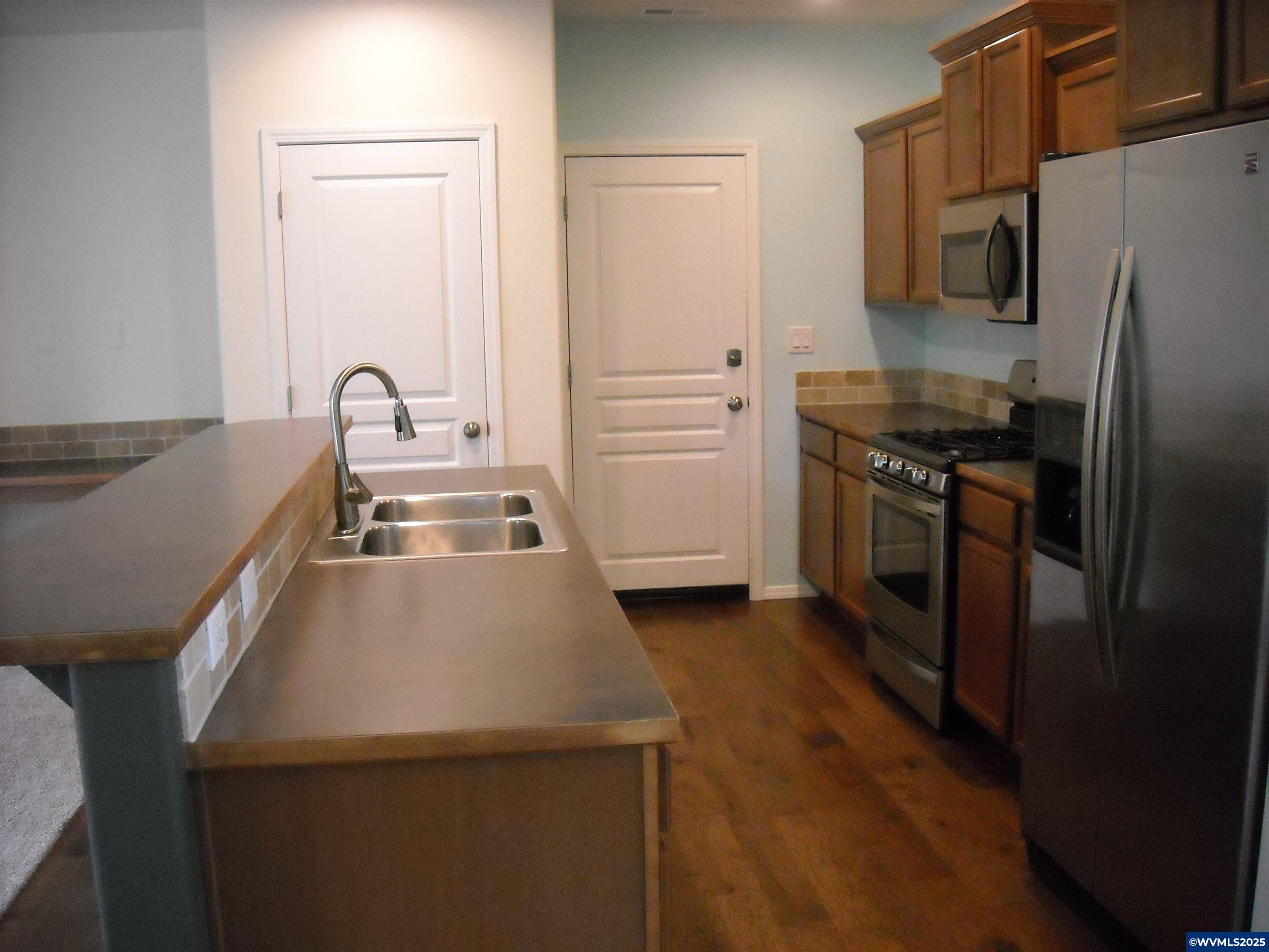 840 North Pointe Drive Northwest Albany, OR 97321 - Photo 9 of 30
