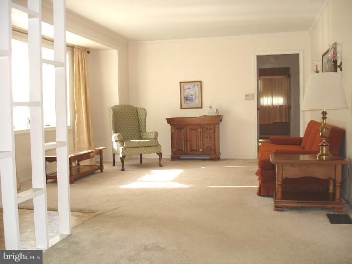 280 County Line Road Wayne, PA 19087 - Photo 6 of 16 Living Room