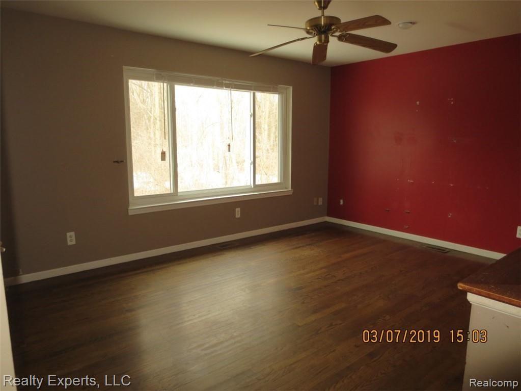 7833 Arkona Road Milan, MI 48160 - Photo 9 of 18 IMG_0392.jpg