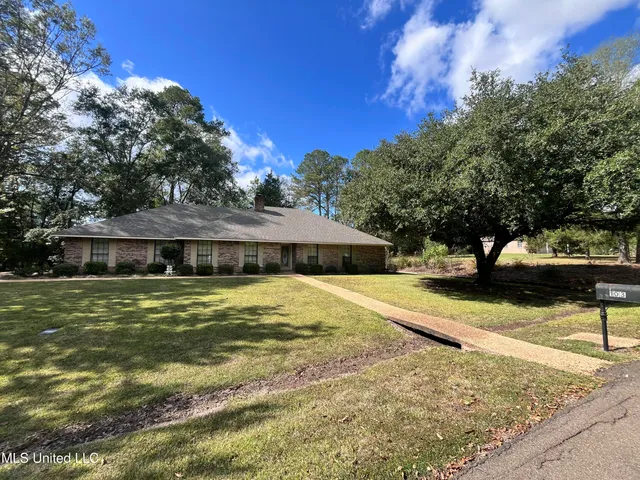 $299,900 | 103 Stanton Hall Drive, Florence, MS 39073